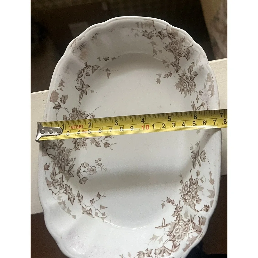 Rare Vintage Wedgwood Celia Serving Bowl. Beautiful Condition For Its Age.